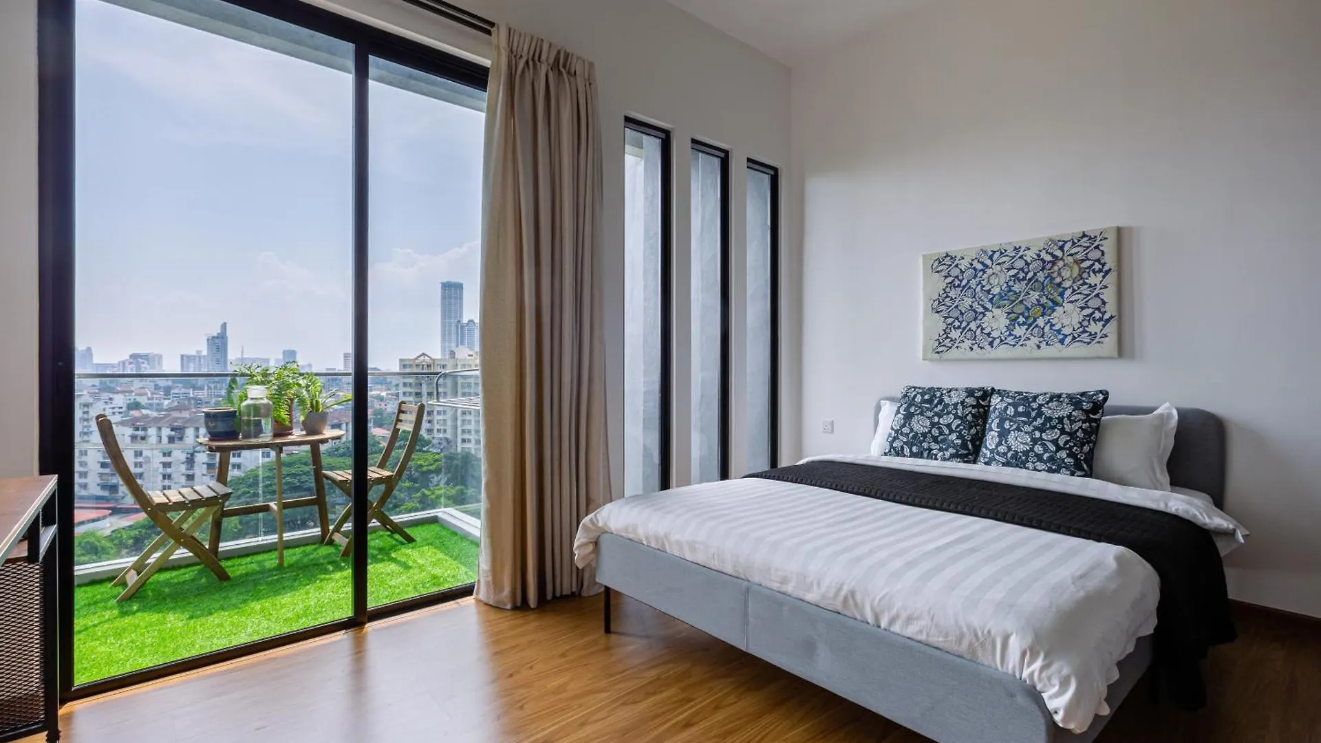 Beacon Executive Suites George Town Apartment
